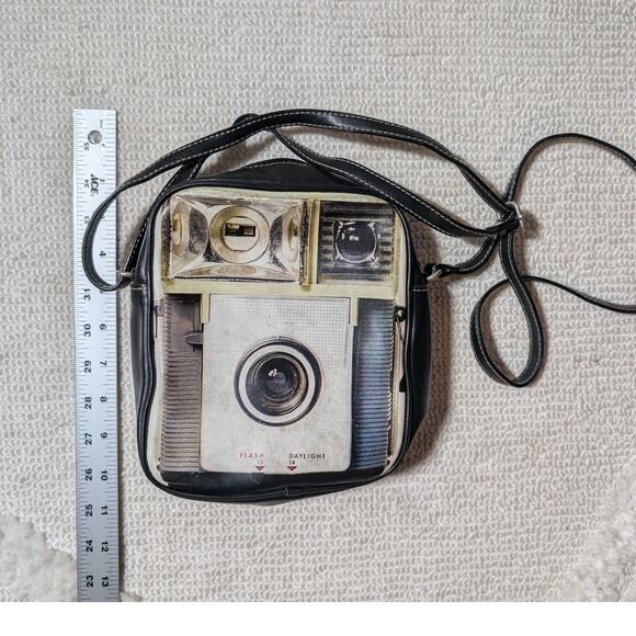 Vintage Y2K Relic Camera Novelty Purse - Picture 1 of 4